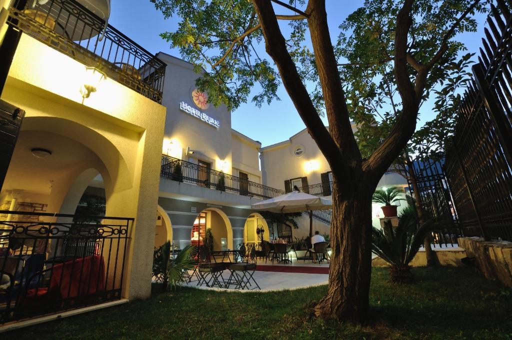 Vila Duric - Ex Hotel Duric Petrovac na moru Exterior foto