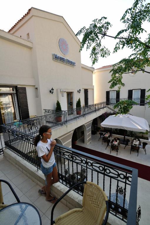 Vila Duric - Ex Hotel Duric Petrovac na moru Exterior foto