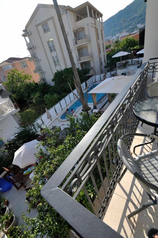 Vila Duric - Ex Hotel Duric Petrovac na moru Exterior foto