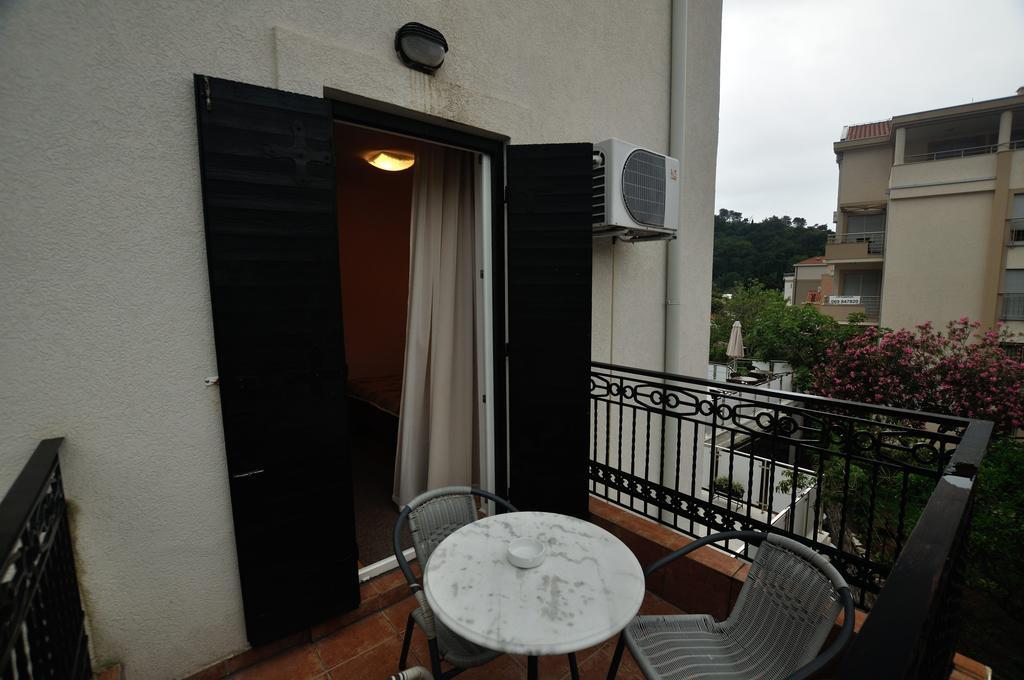 Vila Duric - Ex Hotel Duric Petrovac na moru Zimmer foto
