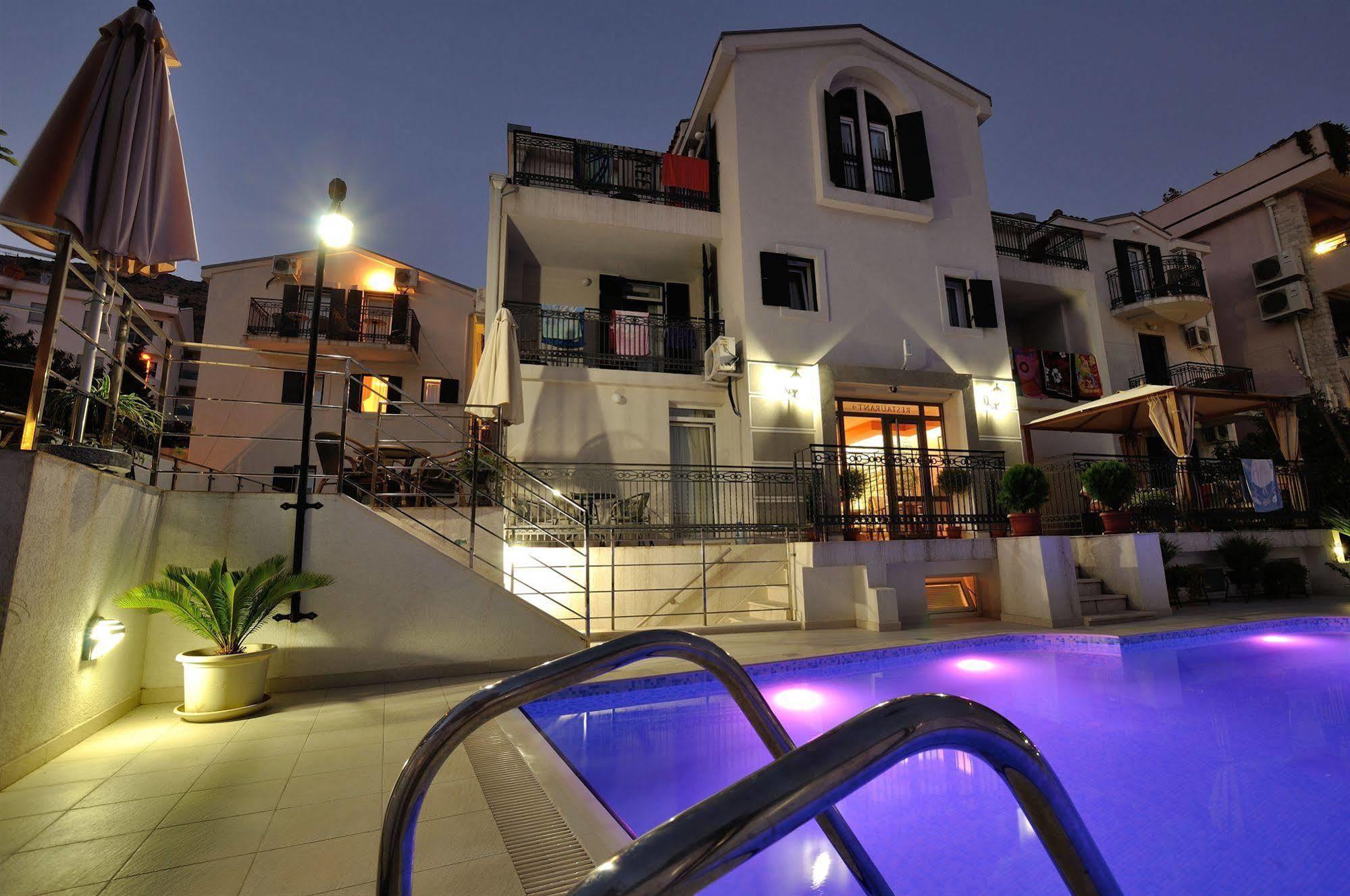 Vila Duric - Ex Hotel Duric Petrovac na moru Exterior foto