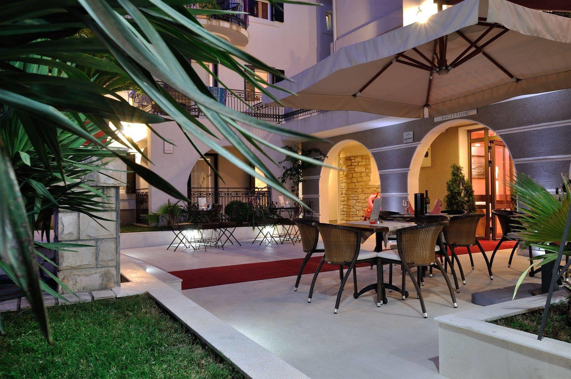 Vila Duric - Ex Hotel Duric Petrovac na moru Exterior foto