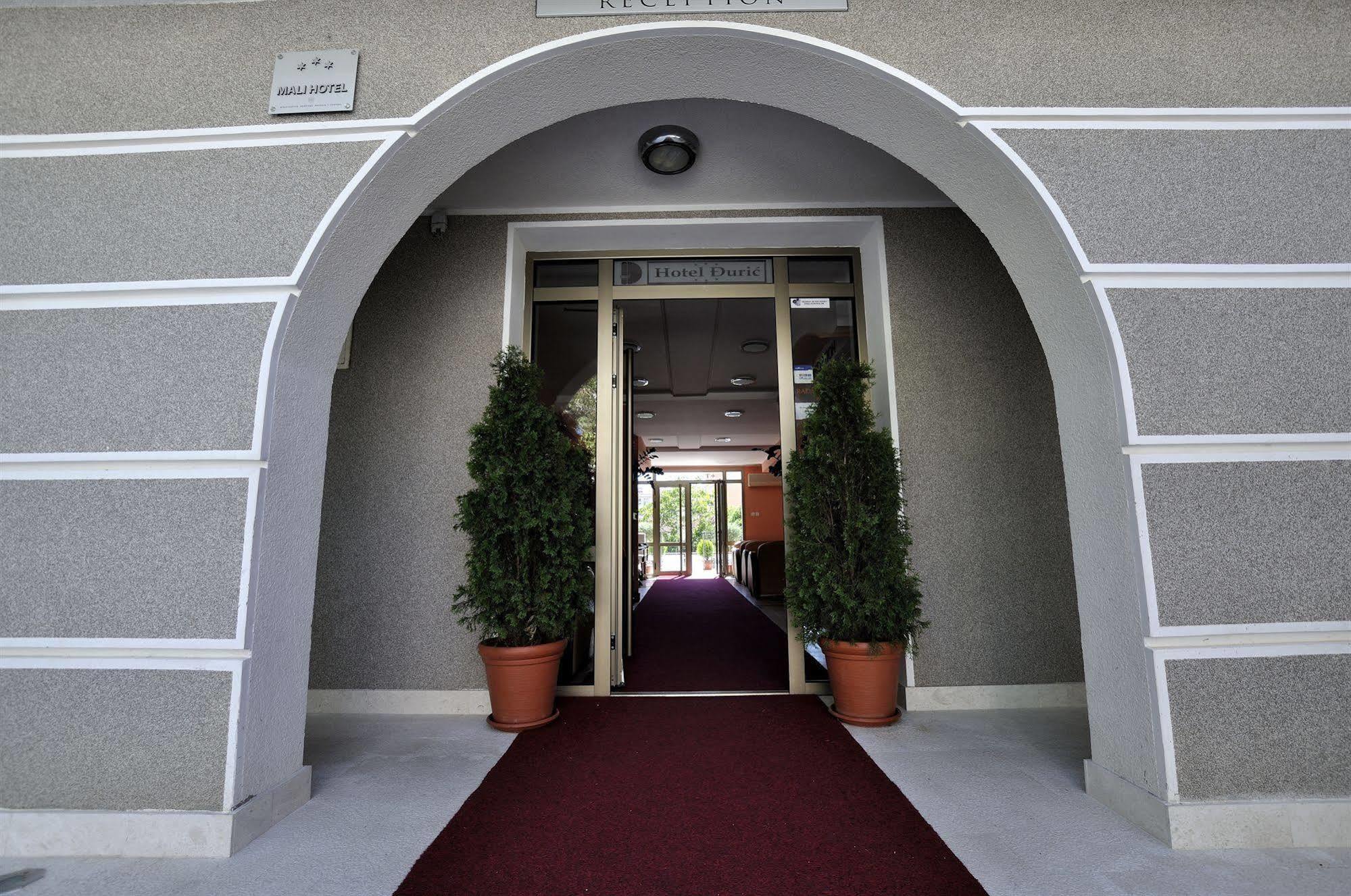 Vila Duric - Ex Hotel Duric Petrovac na moru Exterior foto